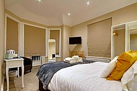 Luxury-Double room-Ensuite with Shower