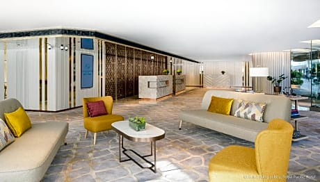 The Royal Pacific Hotel And Towers