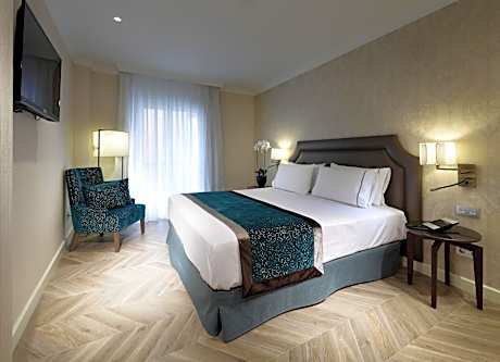 Deluxe Double Room with Terrace