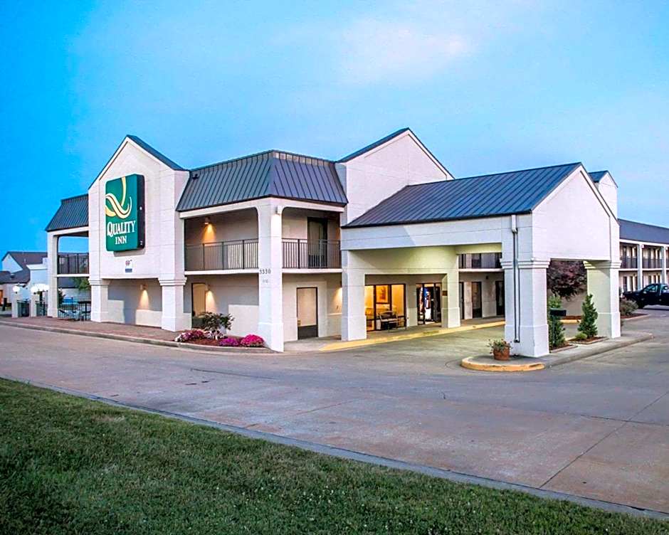 Quality Inn US65 & E Battlefield Rd Springfield