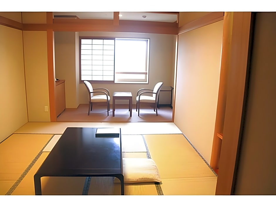 Photo 1 of 2 of Japanese Style with Shared Bathroom Non-Smoking