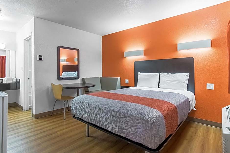 Motel 6 Bakersfield