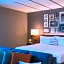 Renaissance by Marriott Minneapolis Bloomington Hotel