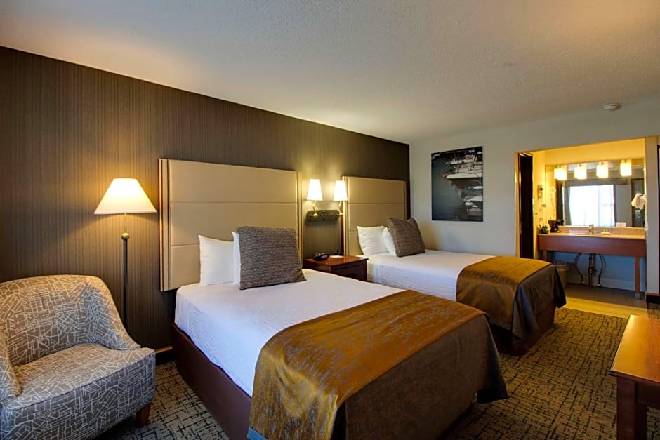 Best Western Harbour Pointe Lakefront