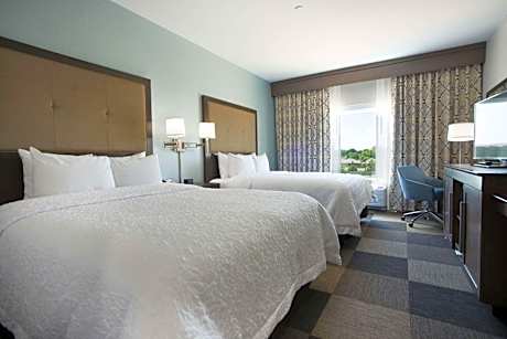 Queen Room with Two Queen Beds - Hearing Access/Non-Smoking