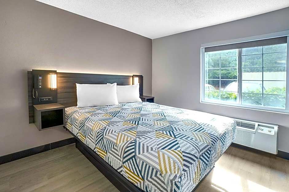 Studio 6 Duluth GA Near Gas South District