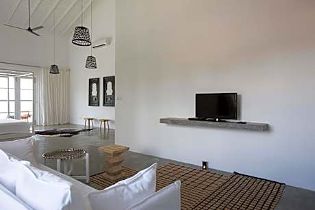 Suite Beach View Room