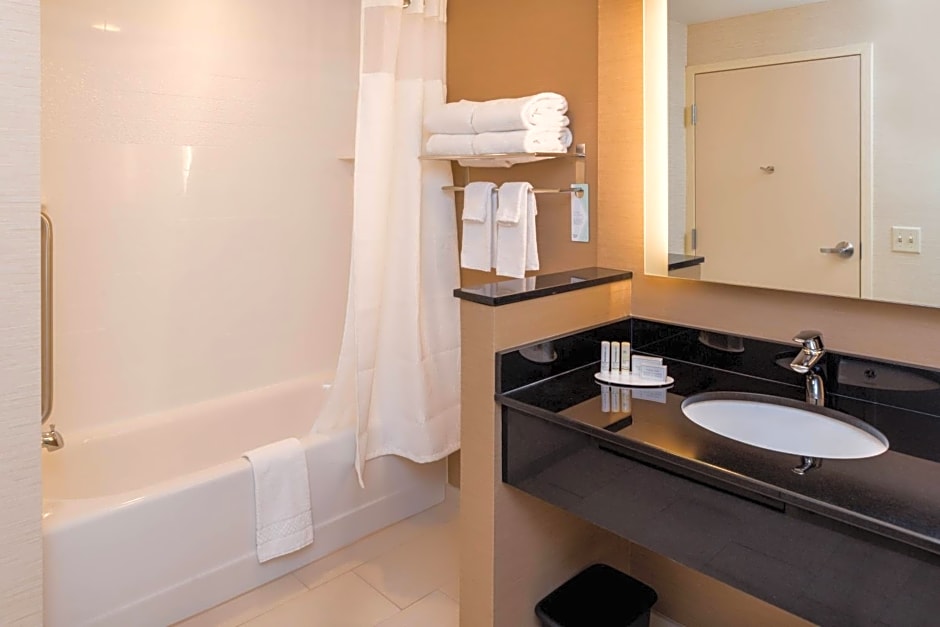 Fairfield Inn & Suites by Marriott Orlando East/UCF Area