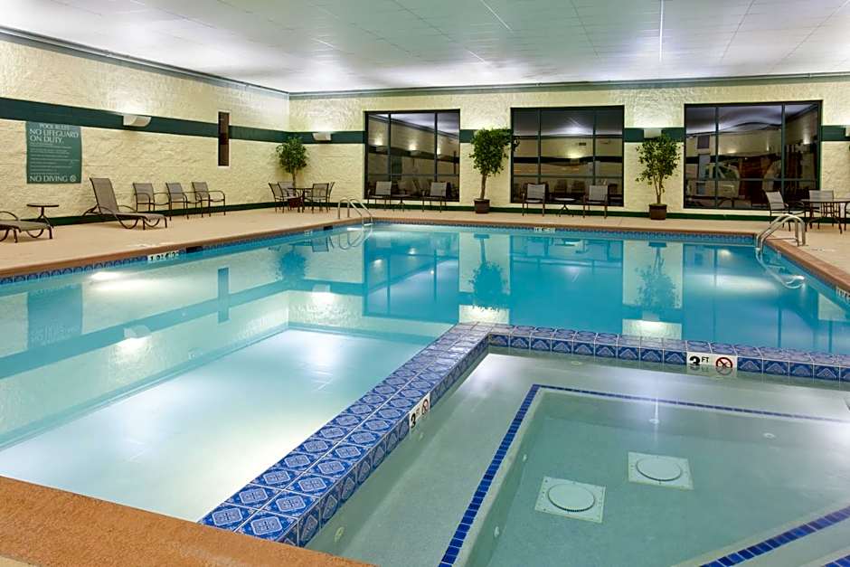 Holiday Inn & Suites Bolingbrook by IHG