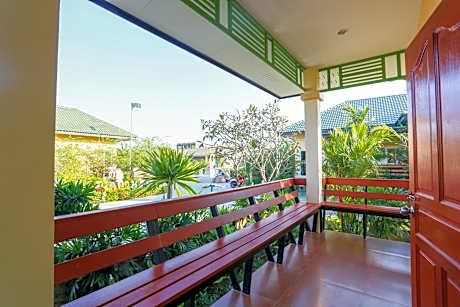 Triple Room with Pool View