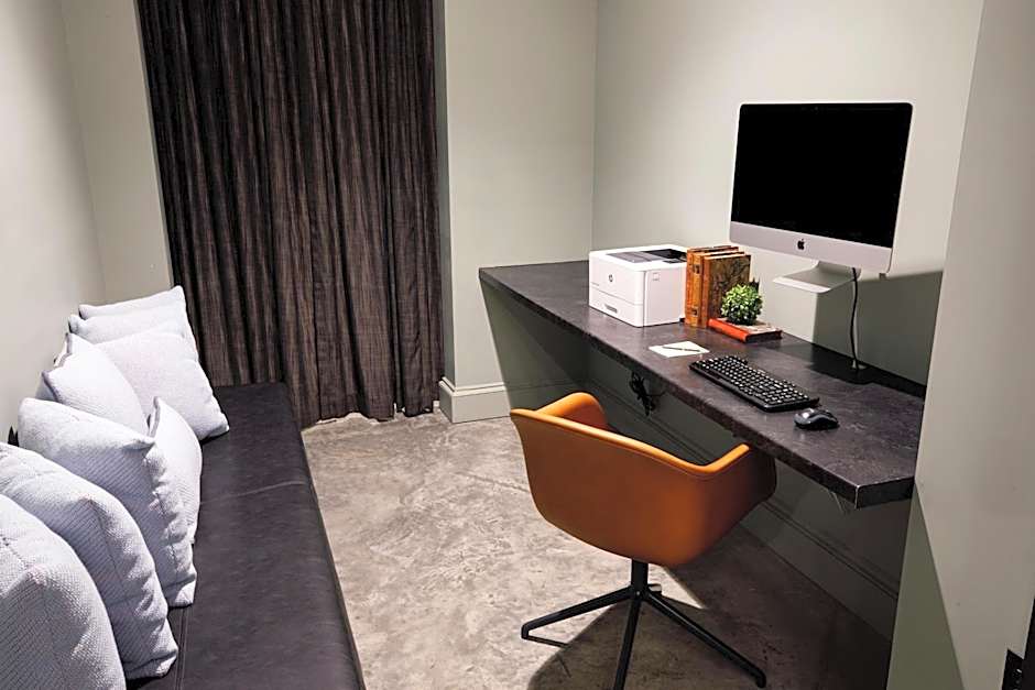 Cyrus Hotel, Topeka, A Tribute Portfolio Hotel