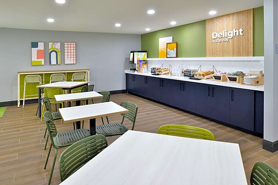 Spark by Hilton Dallas Market Center