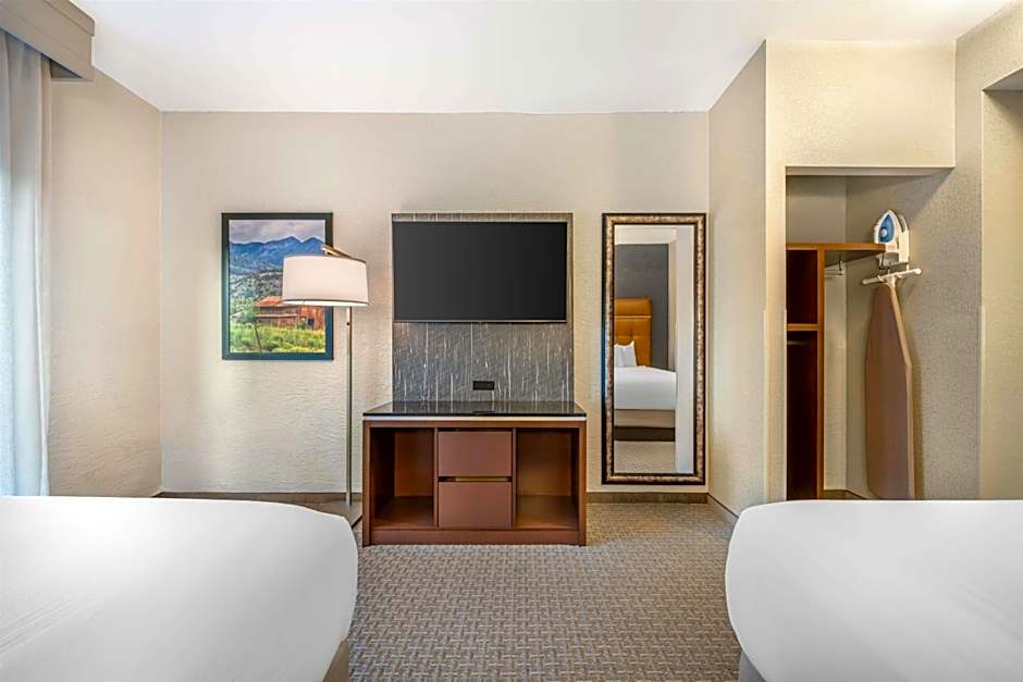 Drury Plaza Hotel Flagstaff