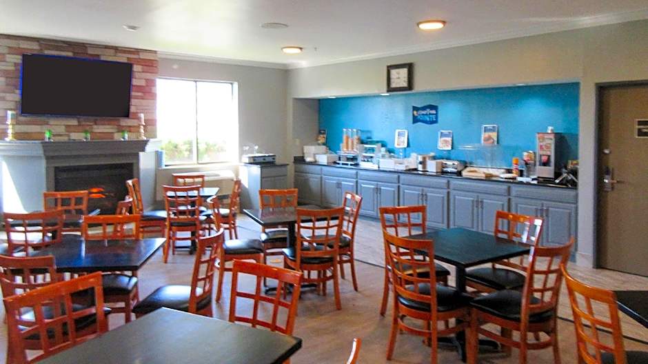 Clarion Pointe Evansville North