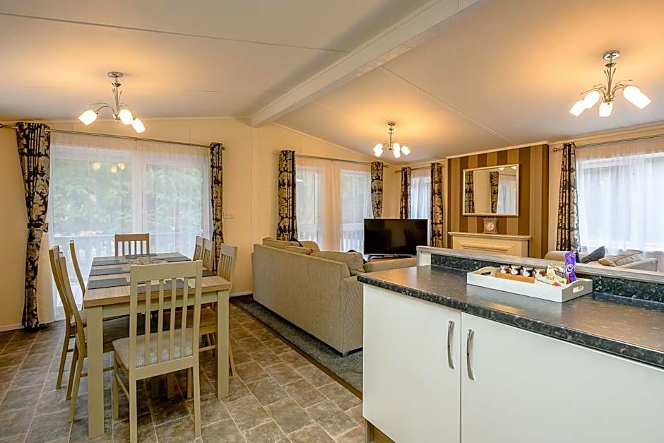 Woolverstone Marina and Lodge Park