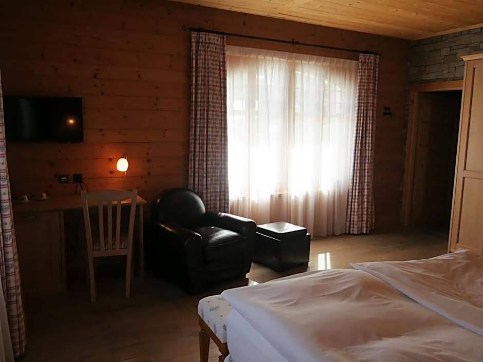 Between Boutique Hotel