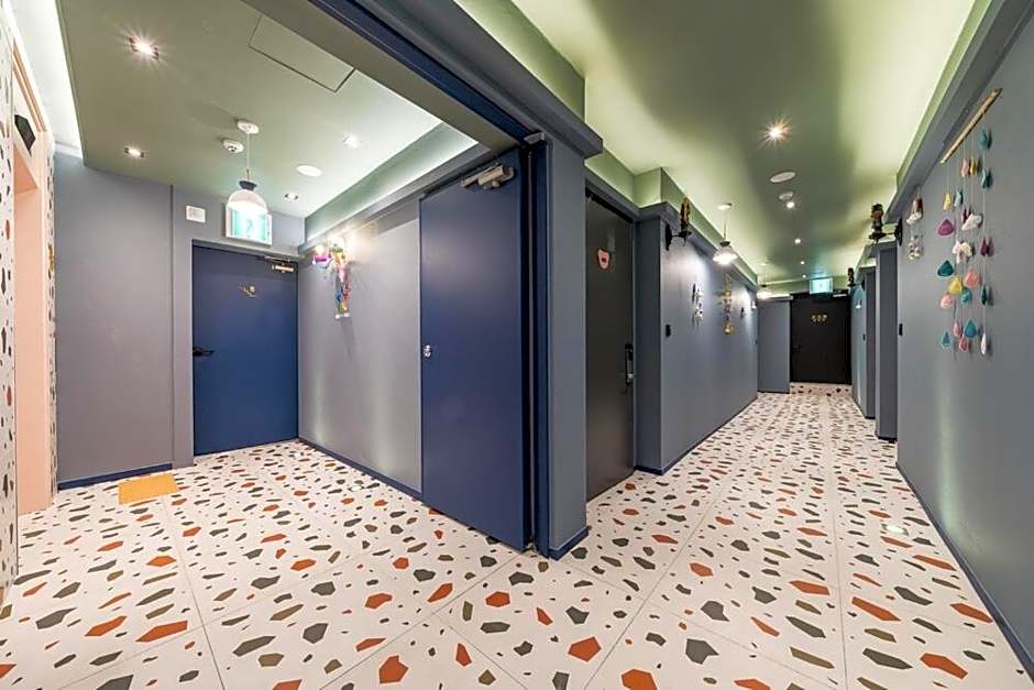 Jangyu Almond Kids Hotel