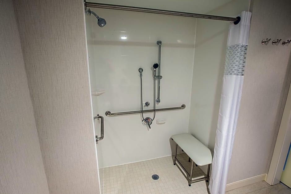 Hampton Inn by Hilton Amesbury, MA