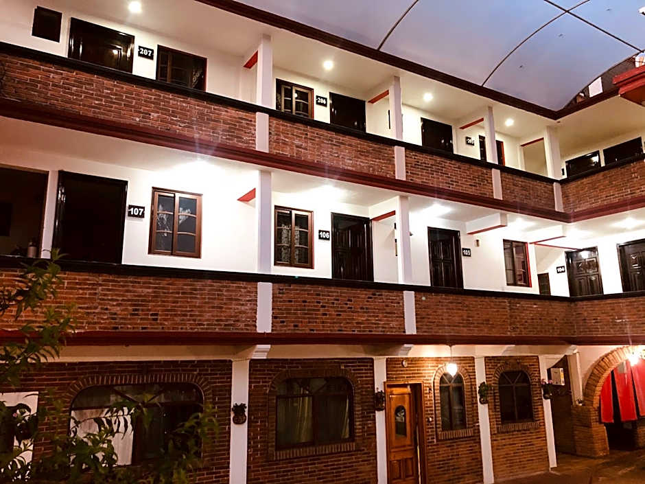 HOTEL LA GRAN MANZANA