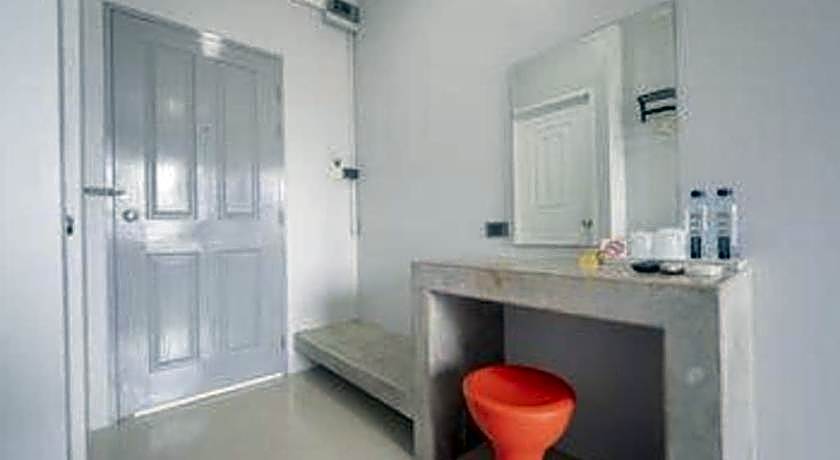 C2U Hotel Uthai Thani