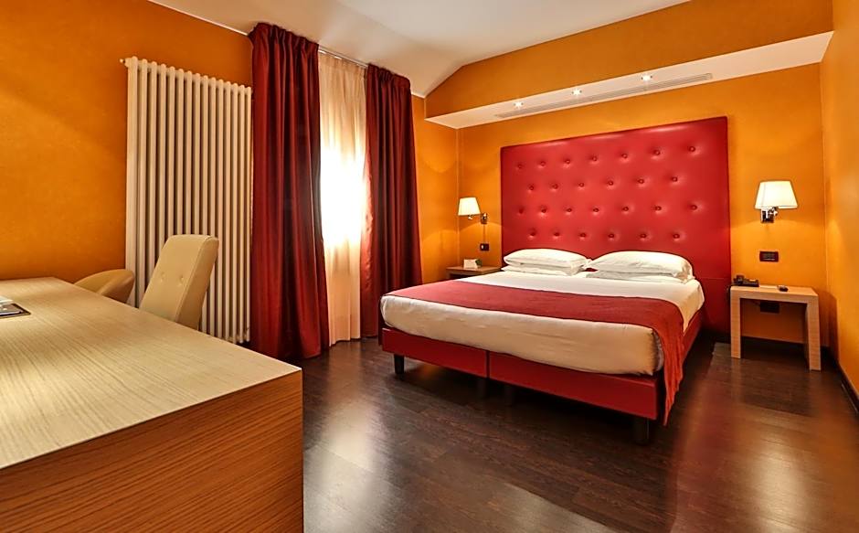 Photo 1 of 7 of Comfort 1 Queen Bed