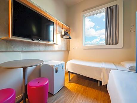 Room Upper Family Budget +