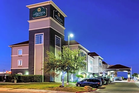 La Quinta by Wyndham Laredo Airport