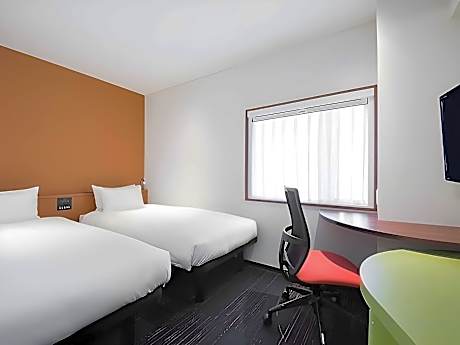 Adjacent Standard Single Rooms - Non-Smoking