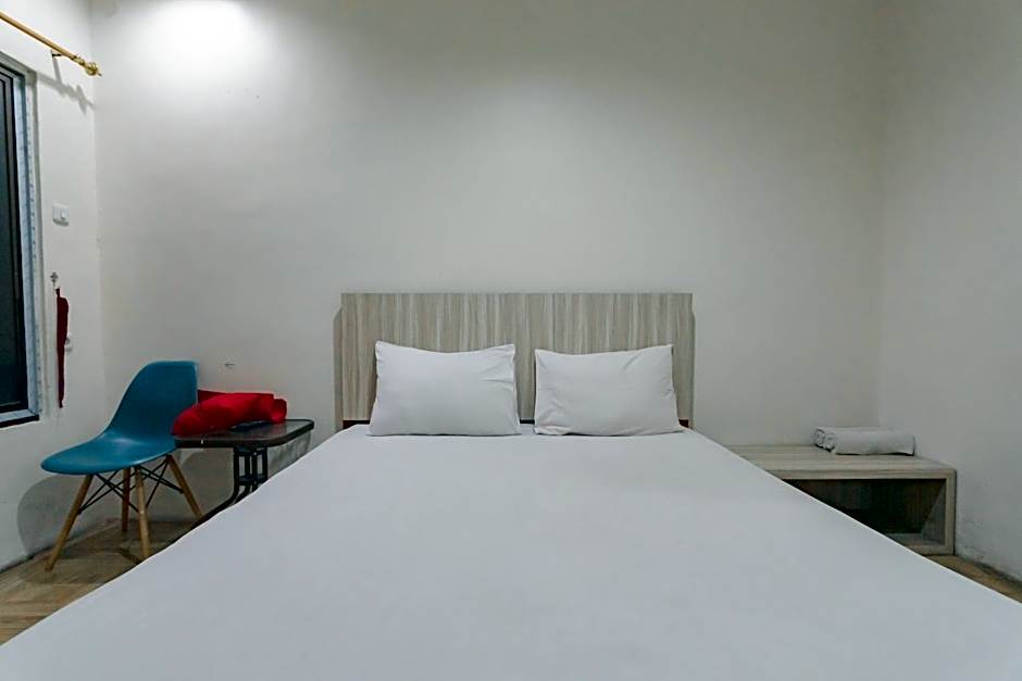 RedDoorz Syariah at Cigadung Raya Street