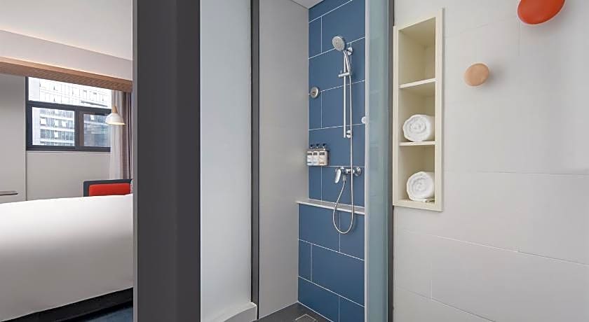 Holiday Inn Express Xi'an Qujiang Center By IHG