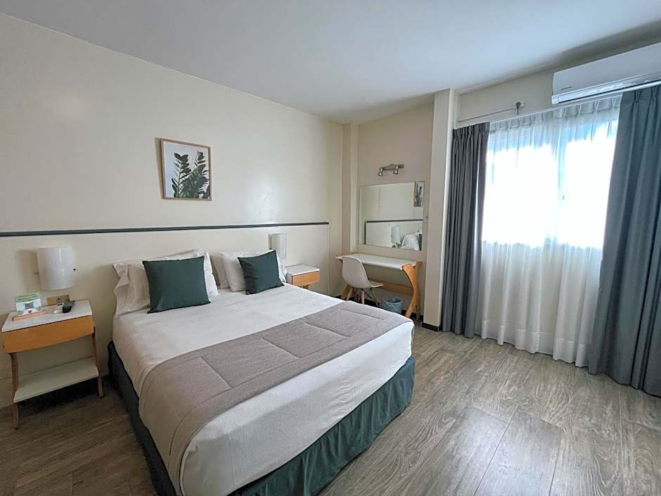 Alpino Hotel