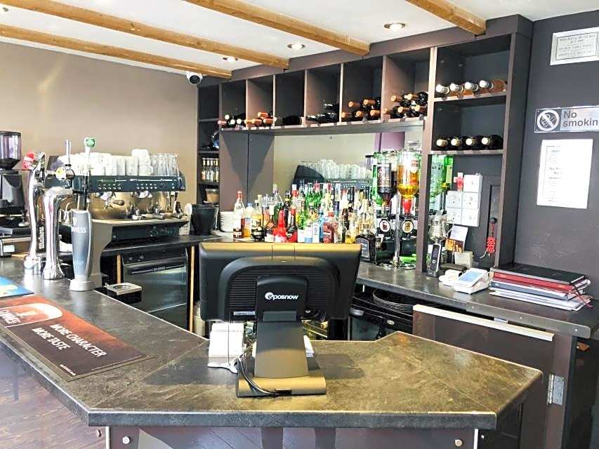 Bath House Hotel & Restaurant