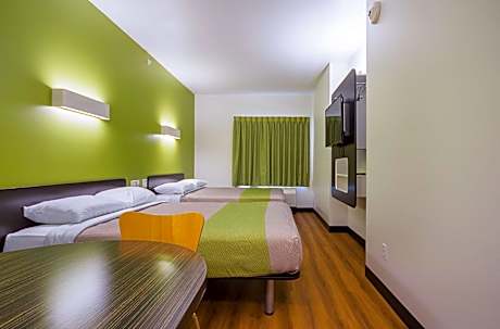 2 QUEEN BEDS | ACCESS, NS, FRIDGE, HEAR IMPAIR