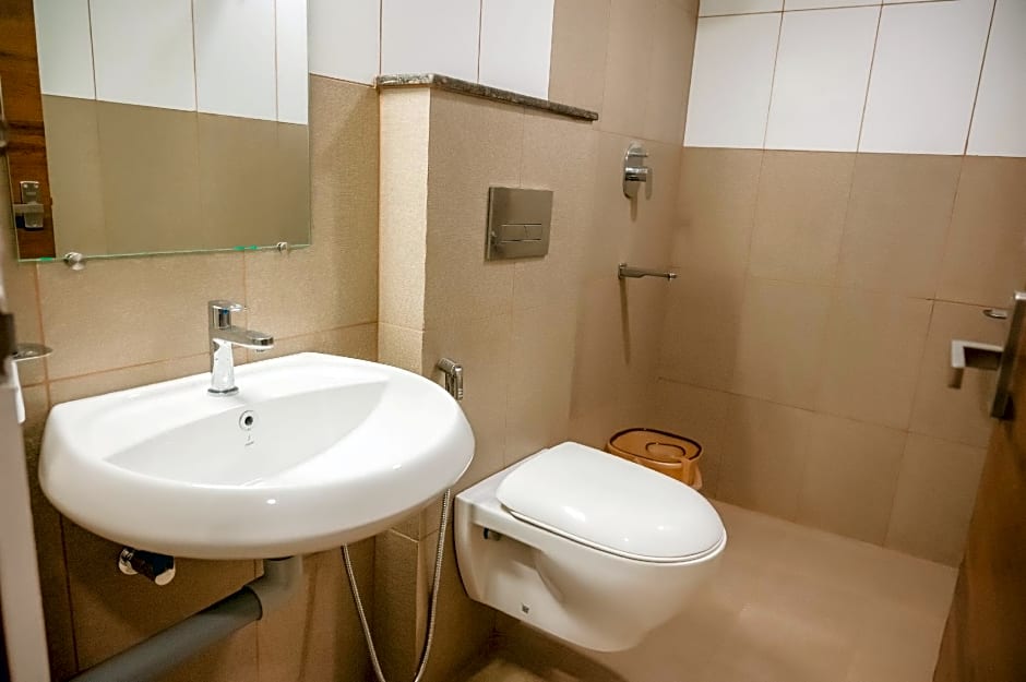 Hotel Heraa International