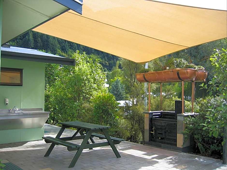 Queenstown Holiday Park Creeksyde
