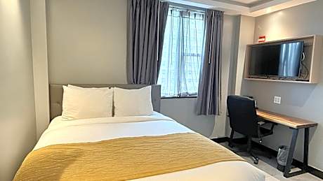 Standard Queen Room