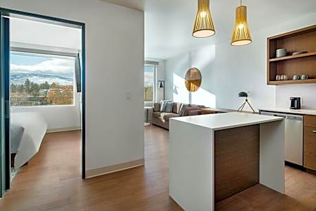 One-Bedroom Executive King Suite with Sofa Bed and City View