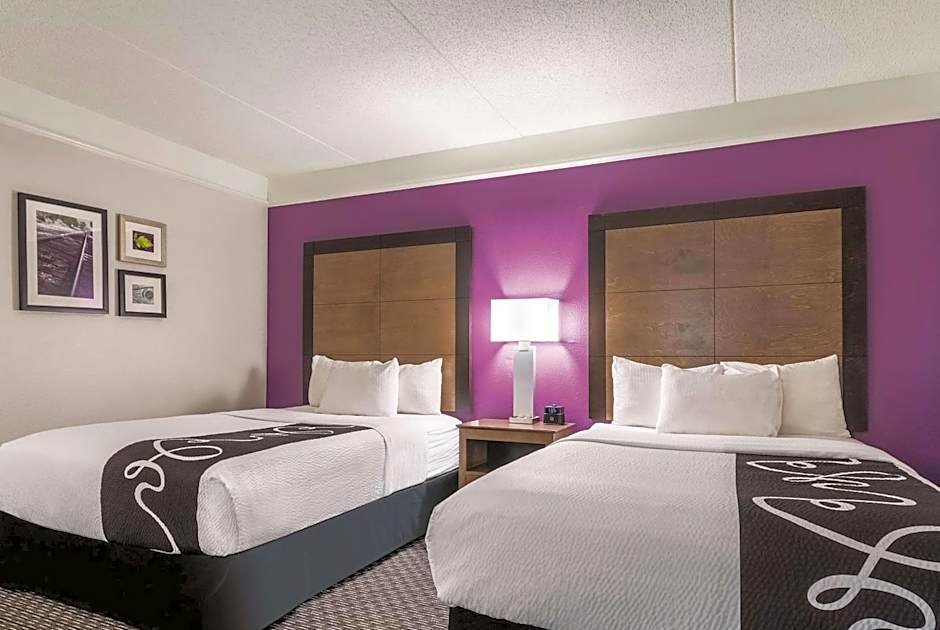 La Quinta Inn & Suites by Wyndham Alexandria Airport