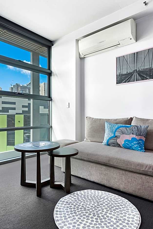 City Harbour Apartments