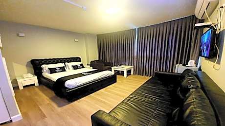 Deluxe Suite with Sea View