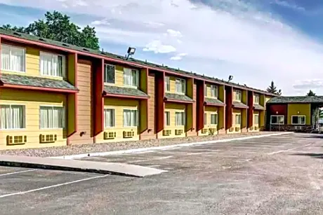 OYO Hotel Wells NV near I-80