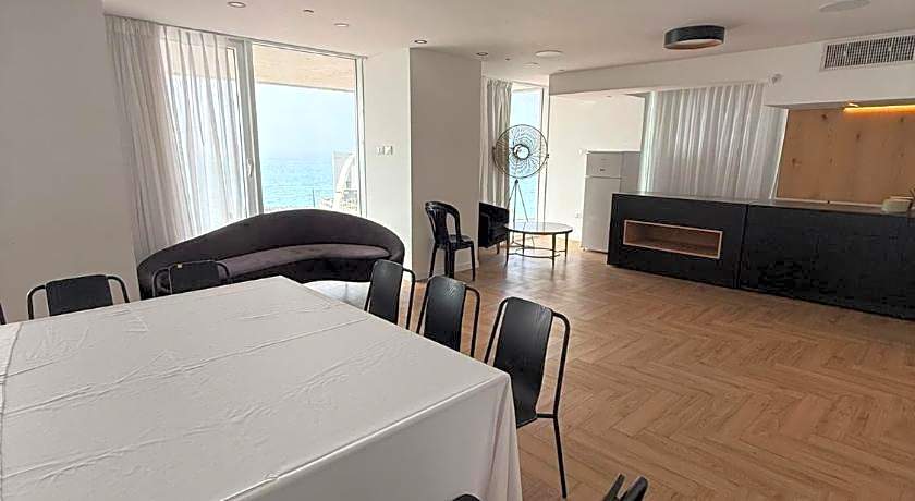 Island Suites Hotel