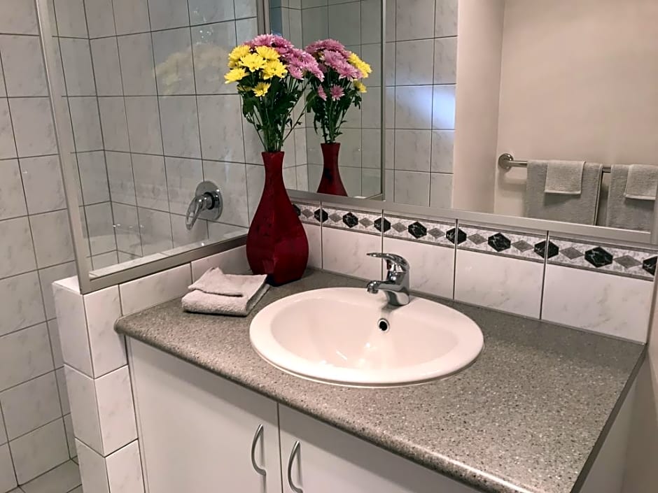 Little Shangri-La B&B