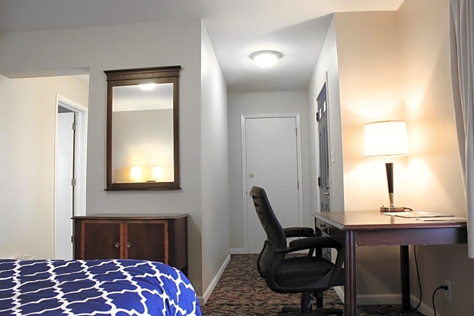 Alpine Inn & Suites Rockford