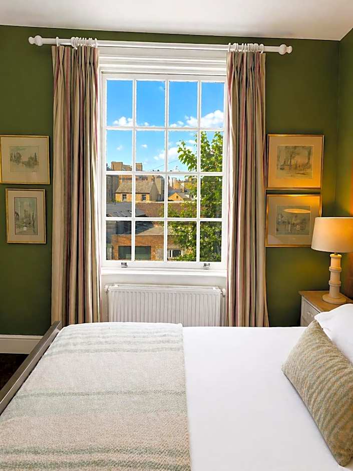 The Royal Harbour Hotel