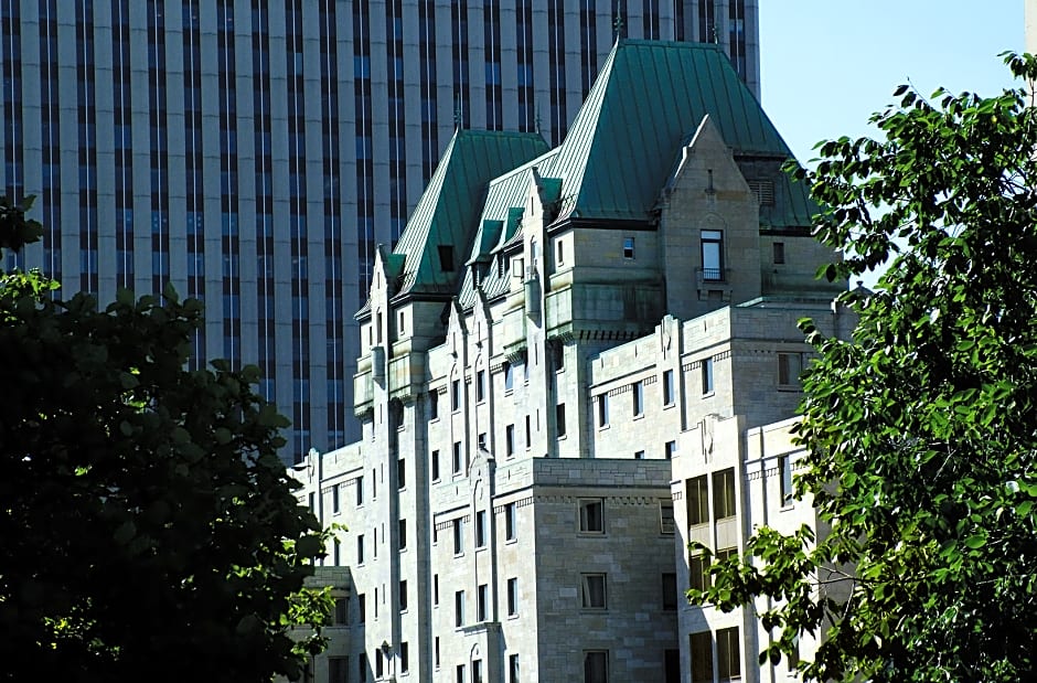 Lord Elgin Hotel