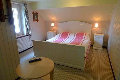 Double Room (2 Adults)