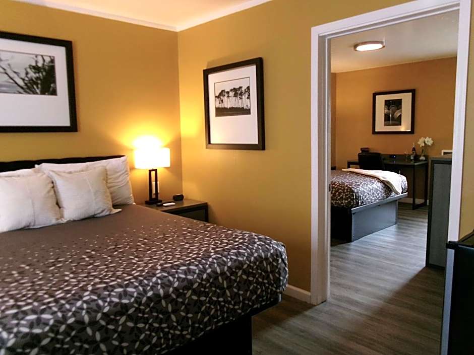 Carmel Wayfarer Inn