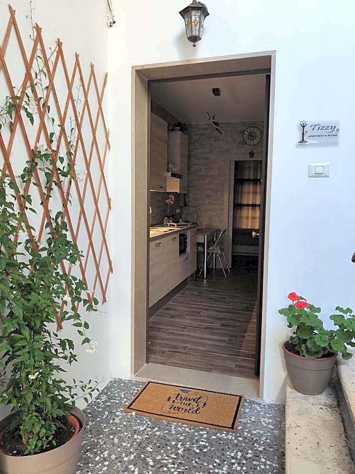 Tizzy Apartment & Rooms