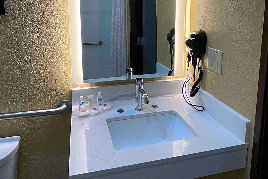 Comfort Suites Near Seaworld